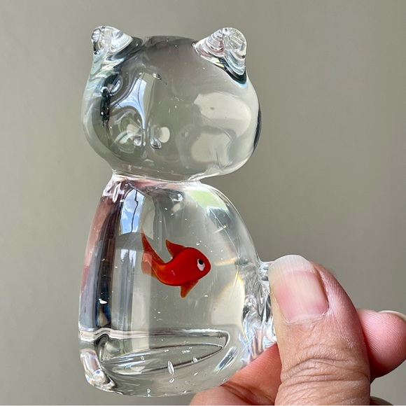 Vintage | Art Glass Clear Cat Swallowed A Fish In Belly Paperweight 3.25" Tall - Picture 12 of 13